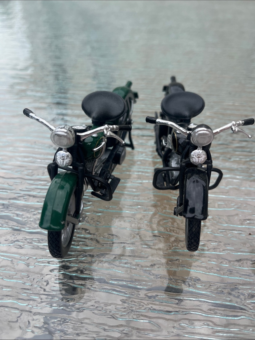 Maisto Harley Davidson Plastic Models 1:18 Scale Motorcycles Set of 13 - Picture 7 of 15